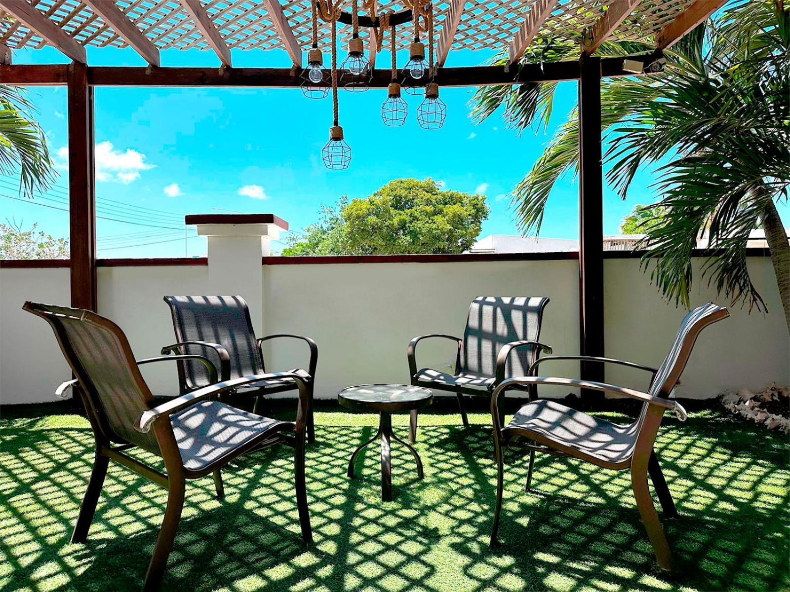 Ladybugs Apartments Palm Beach Eksteriør billede